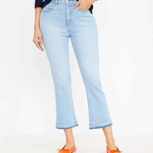 LOFT Curvy Kick Crop Light Jeans - Picture 1 of 4